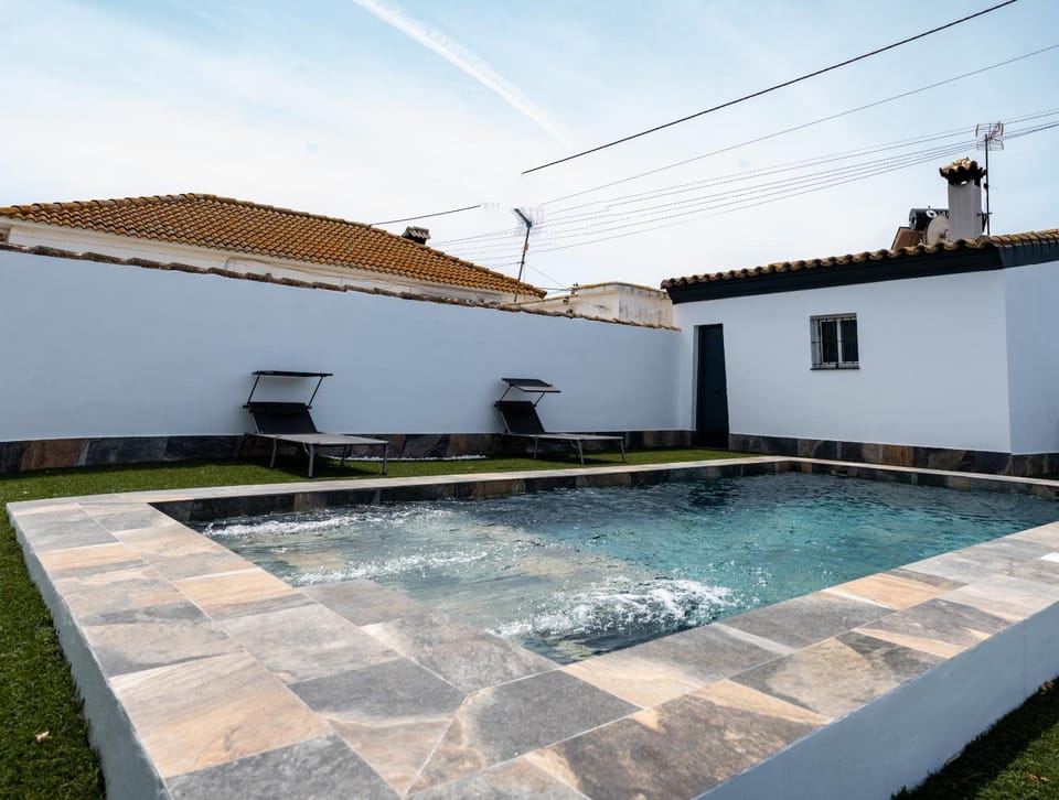 Domus Gades Chalet in Chiclana de la Frontera