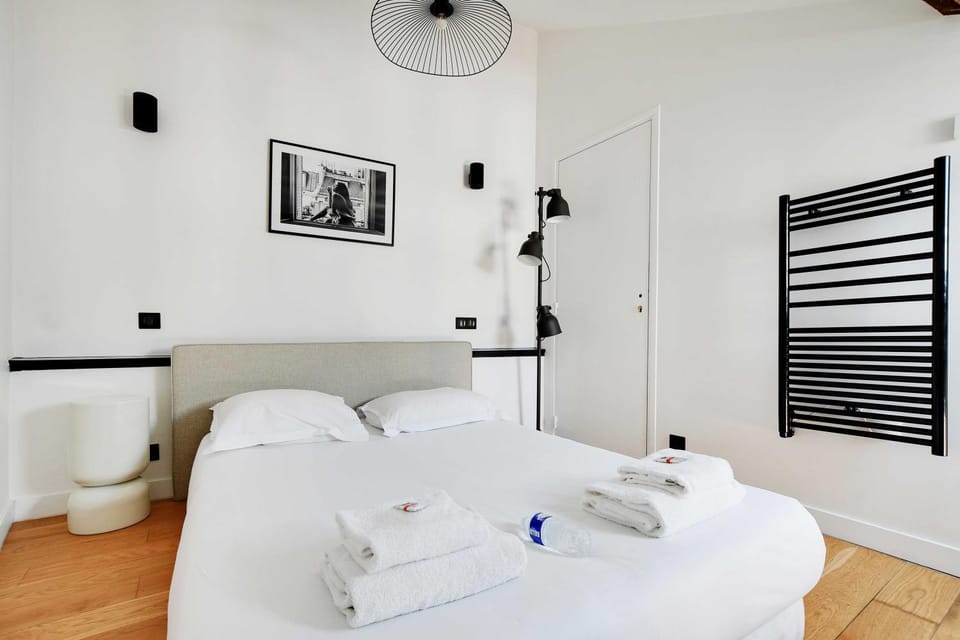 Charming apt with ac -Rue des Archives- le marais Apartment in Paris