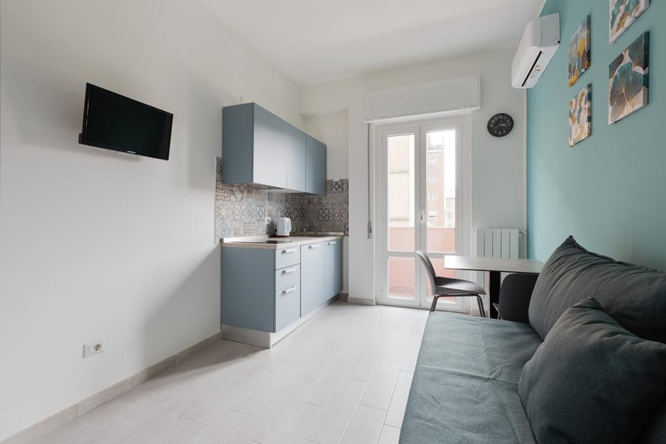 Kitchen or kitchenette, Living room, Seating area