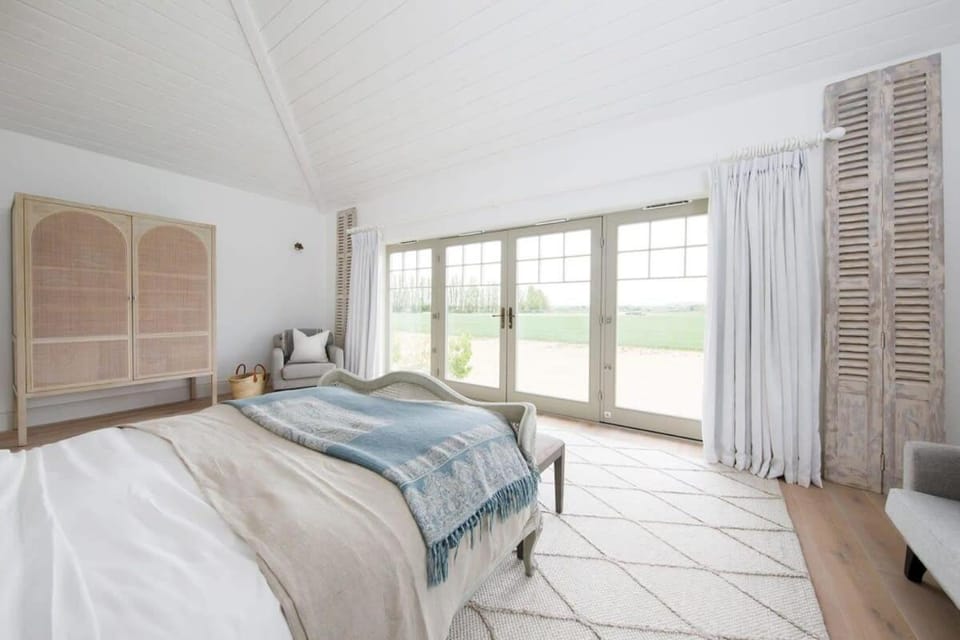 Beautiful Oasis Near Waterfront House in Bosham