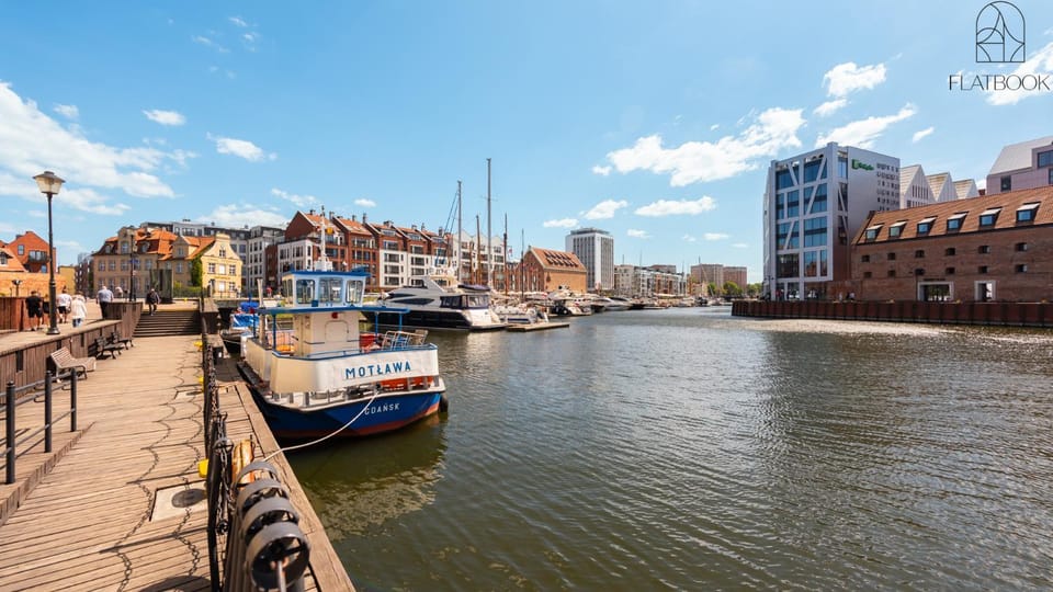 Nearby landmark, Off site, City view, Landmark view, River view