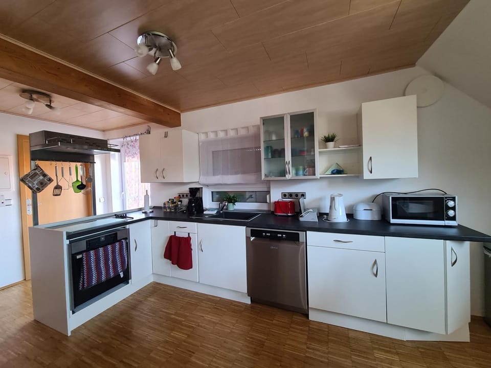 Kitchen or kitchenette, Living room
