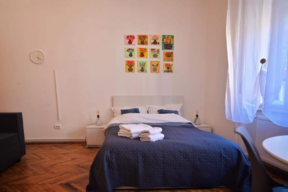 Bed, Photo of the whole room