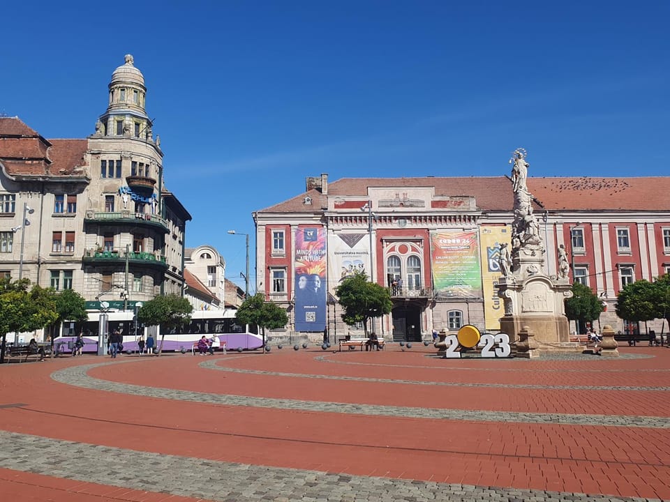 Property building, City view, Landmark view, Street view, Location