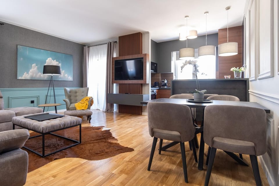 Communal lounge/ TV room, TV and multimedia, Kitchen or kitchenette, Living room, Seating area, Dining area, Evening entertainment