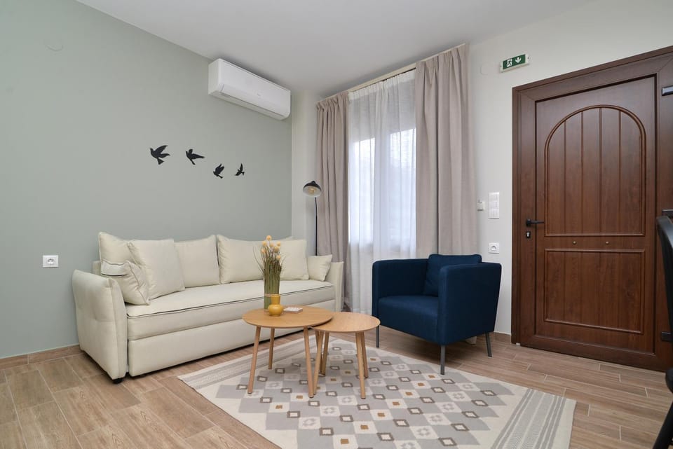 Living room, Seating area, air conditioner