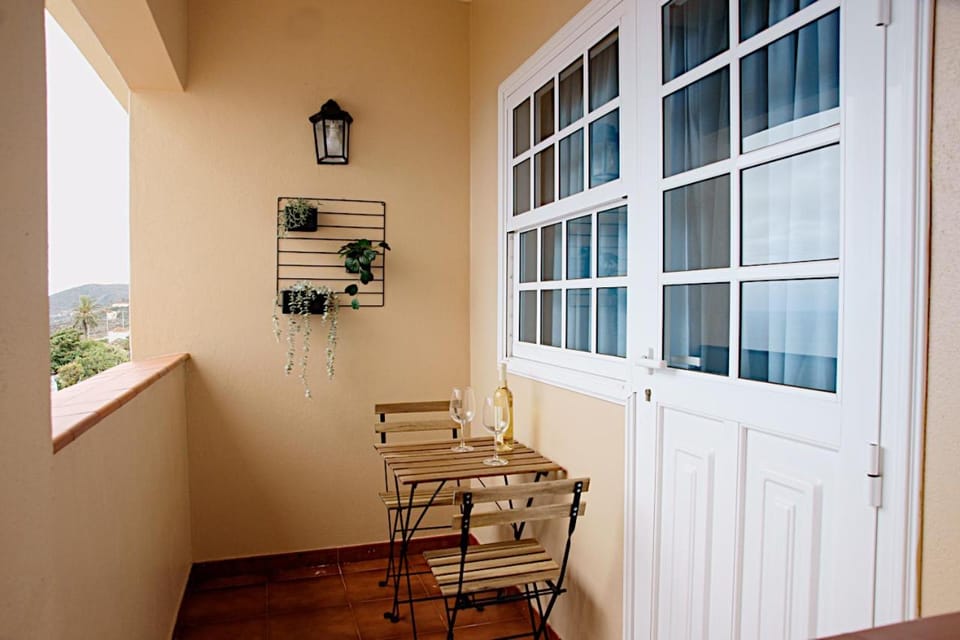 View (from property/room), Balcony/Terrace, Dining area