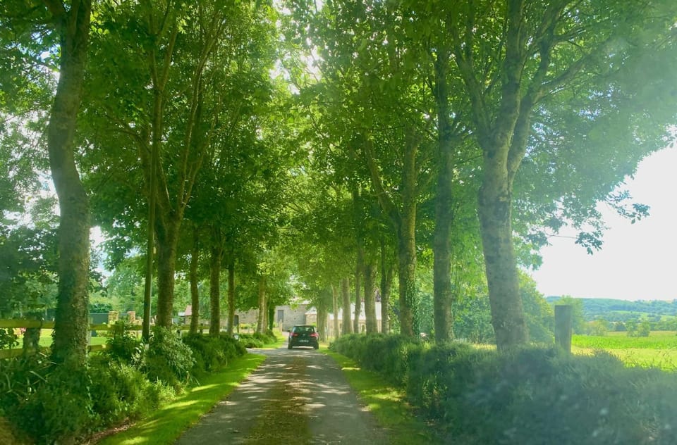 Manoir de charme, grand jardin fleuri, 9 pers, Baie du Mont-Saint-Michel House in Normandy