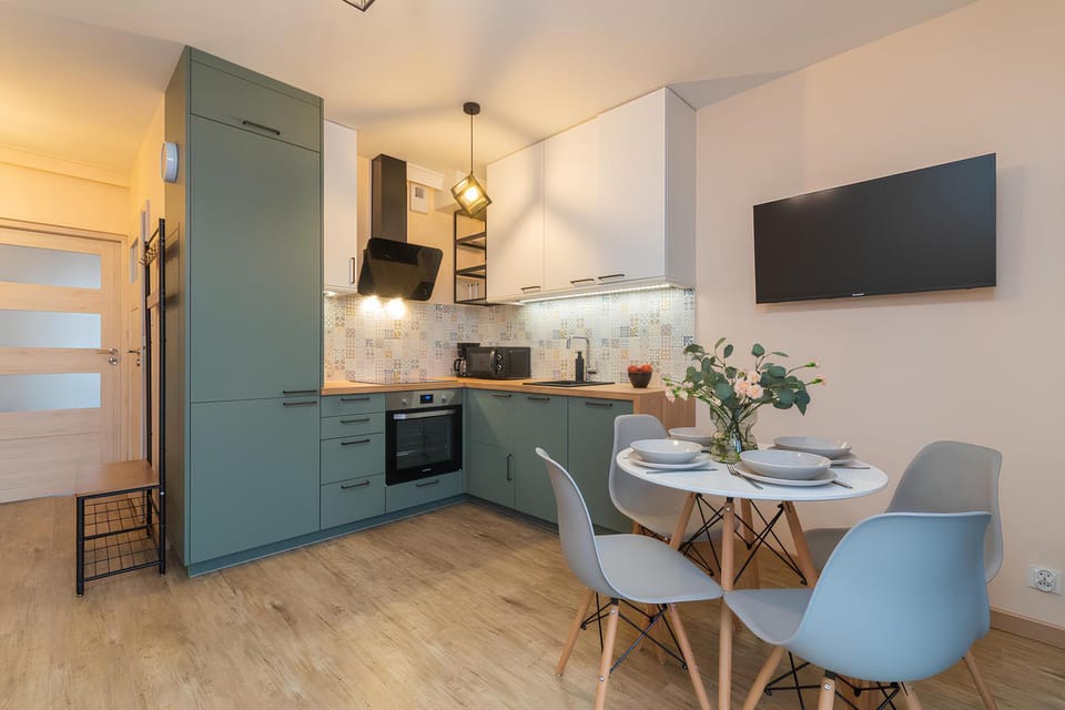 TV and multimedia, Kitchen or kitchenette, Seating area, Dining area, oven, stove