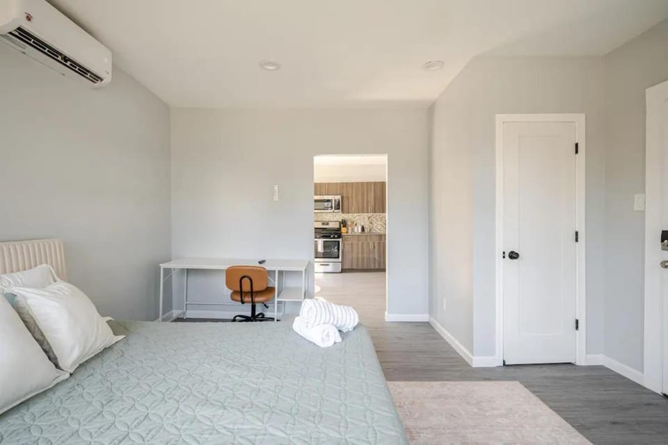 Modern Apartment in Black Rock- Apartment in Bridgeport
