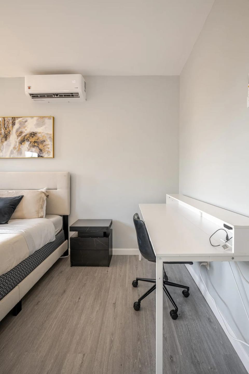 Modern 3-Bdrm Apt in Black Rock Apartment in Bridgeport