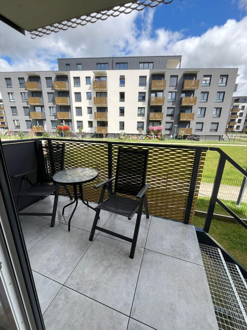 Property building, Balcony/Terrace, Seating area