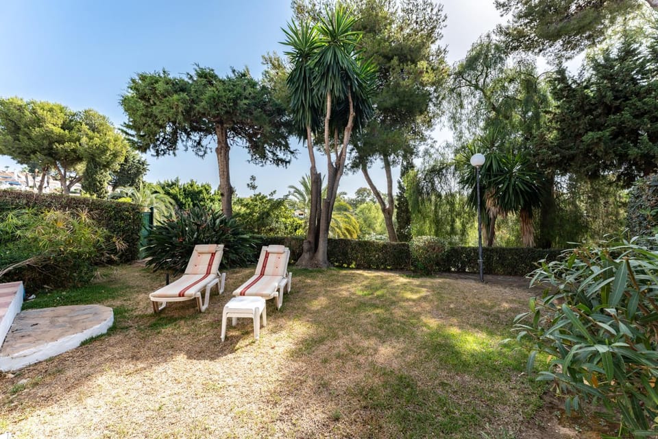 Casa con jardin privado House in Sitio de Calahonda