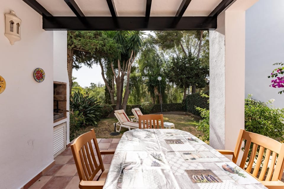 Casa con jardin privado House in Sitio de Calahonda