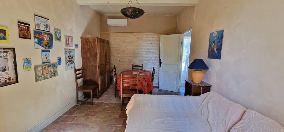 Living room, Dining area, air conditioner