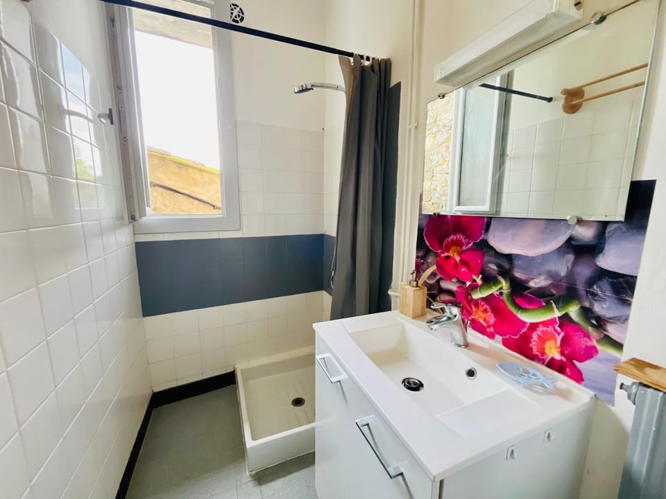 Shower, Bathroom