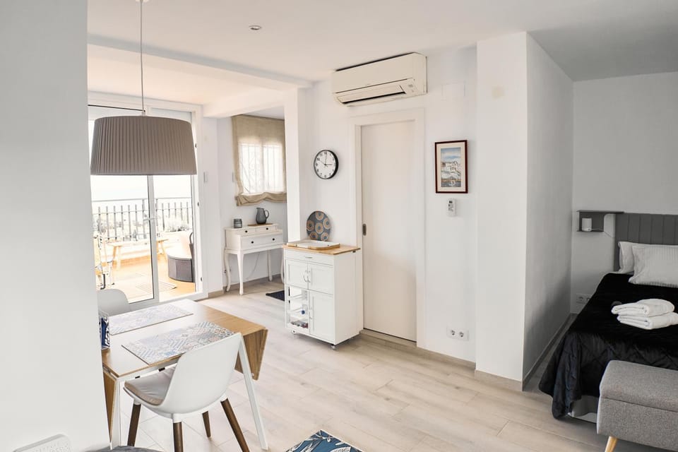 Living room, Photo of the whole room, Seating area, Dining area, air conditioner