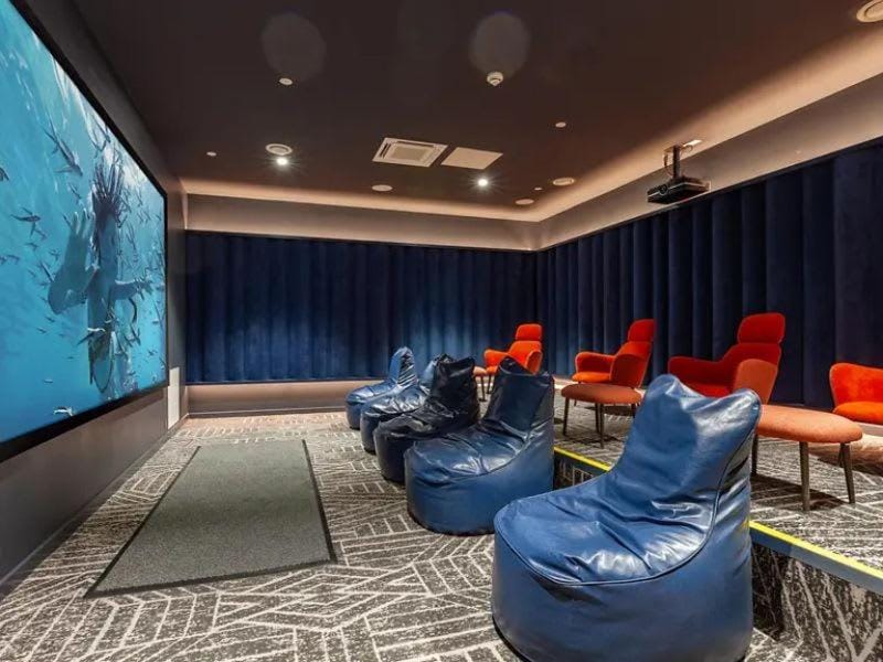 TV and multimedia, Seating area
