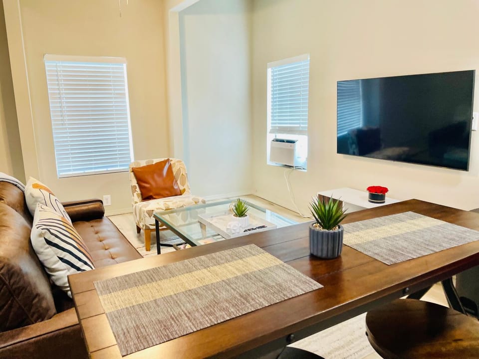 TV and multimedia, Dining area