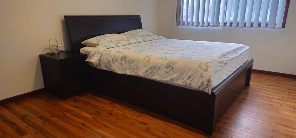 Bed, Photo of the whole room, Bedroom, wardrobe, air conditioner