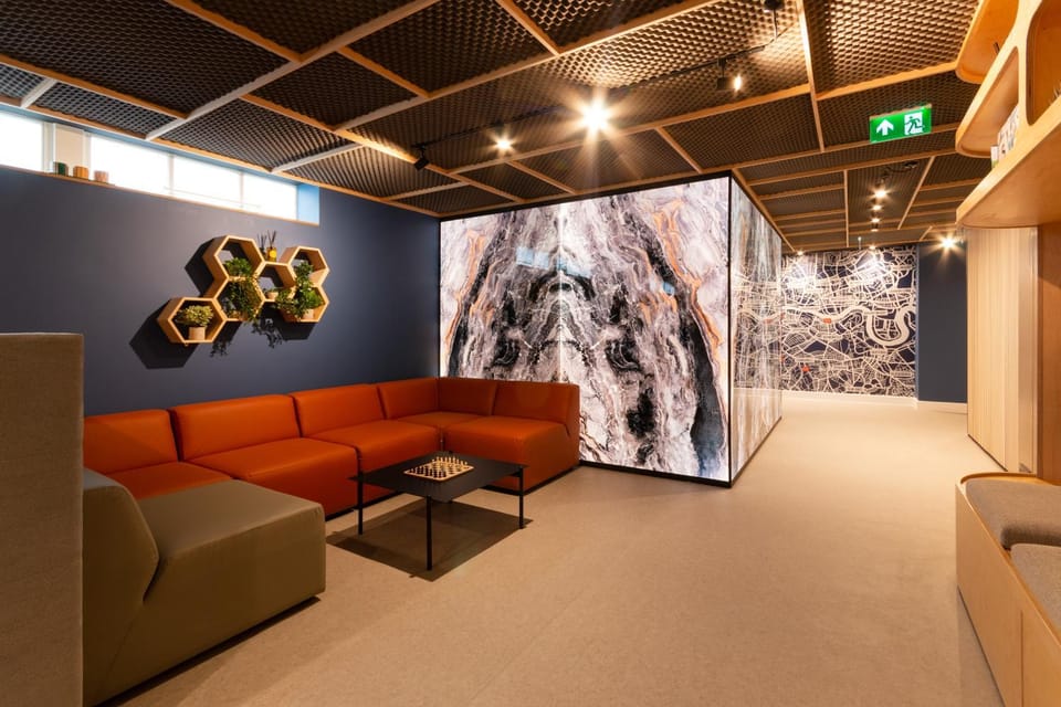 Communal lounge/ TV room