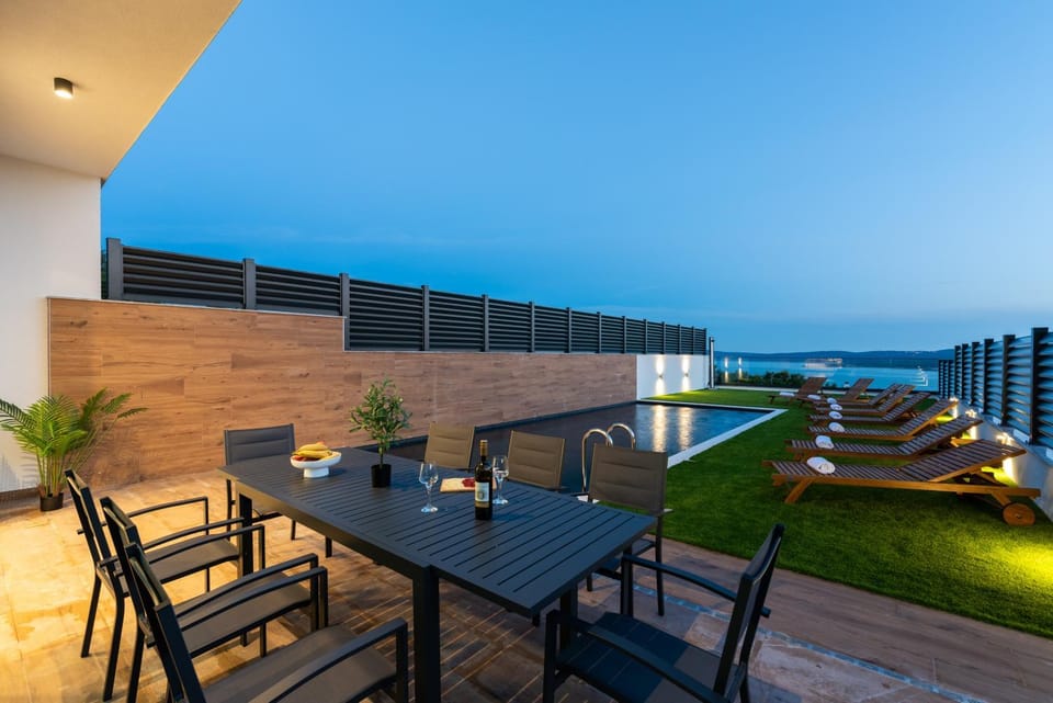 Patio, View (from property/room), Balcony/Terrace, Seating area, Sea view, sunbed