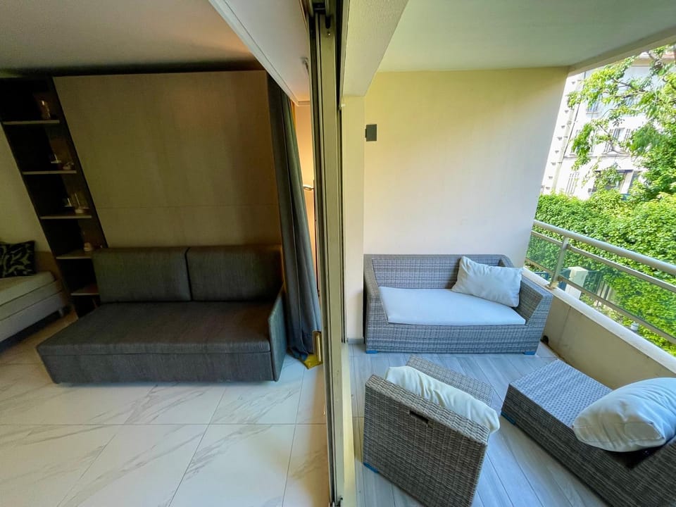 Balcony/Terrace, Living room