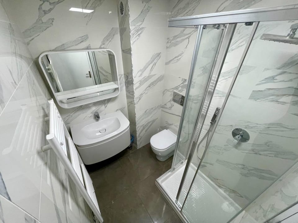 Shower, Toilet, Bathroom