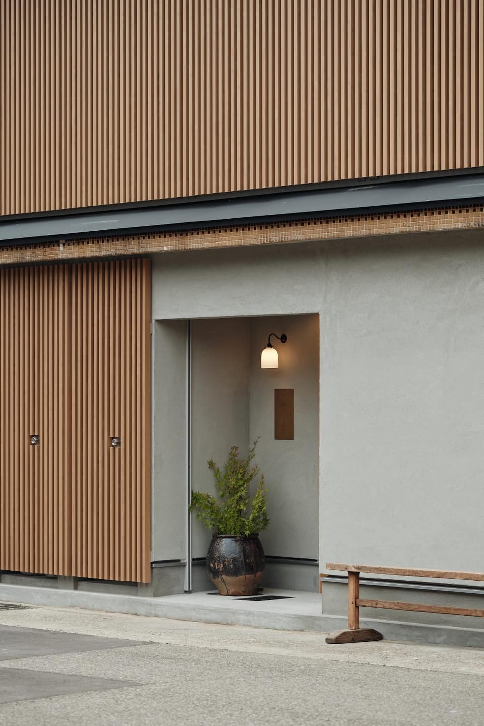 Property building, Facade/entrance, Day