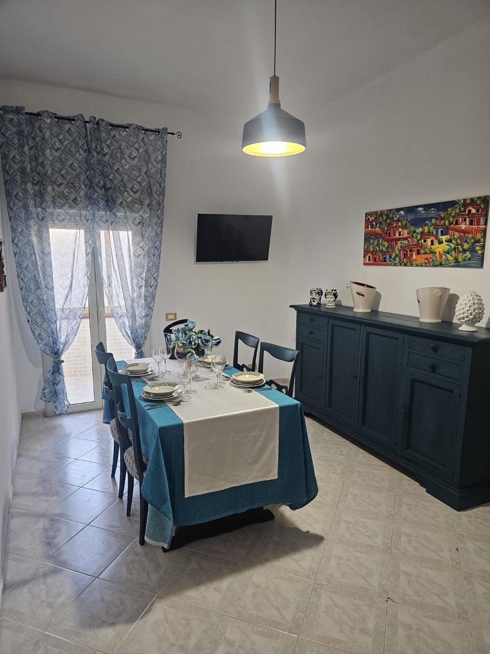 TV and multimedia, Living room, Dining area