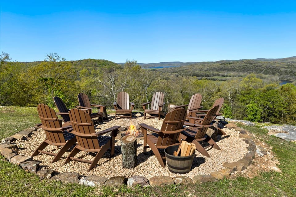 Sycamore Ranch - Private MTB Trails - Hot tub! House in Beaver Lake