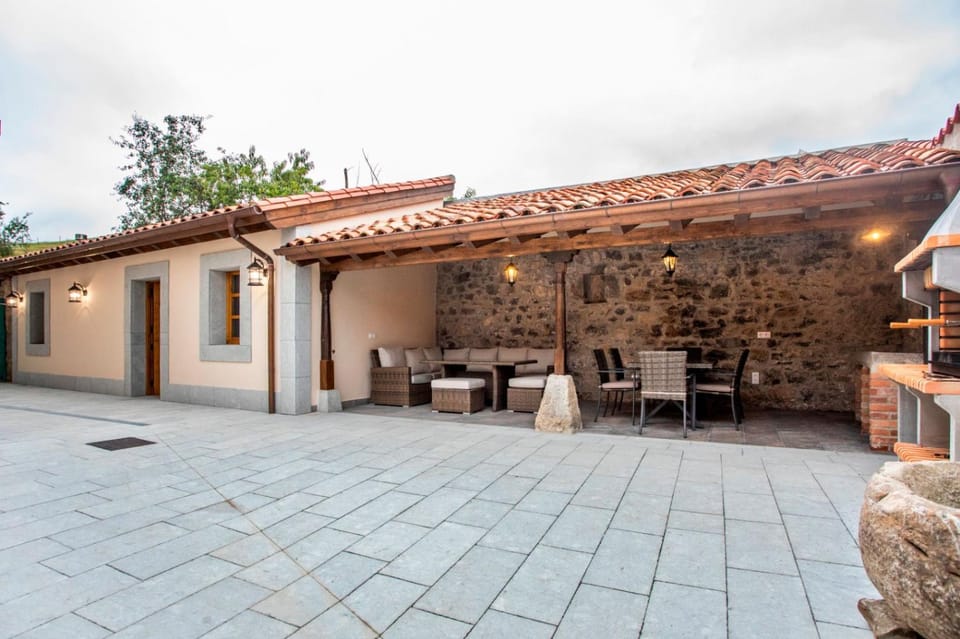 Facade/entrance, Balcony/Terrace, Inner courtyard view
