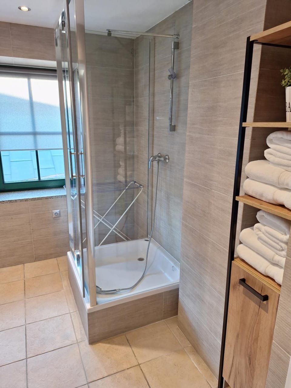 Shower, Bathroom, towels