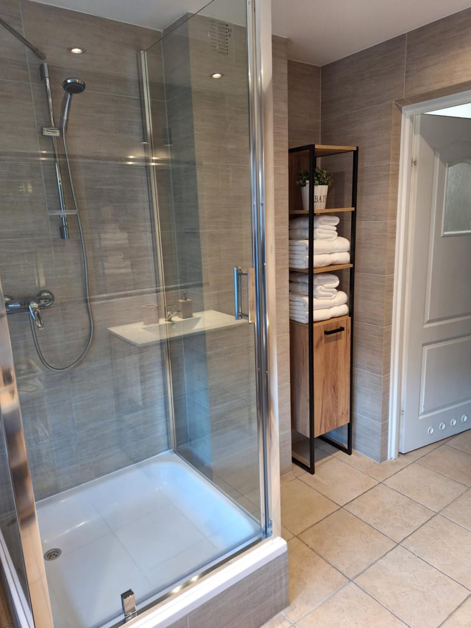 Shower, Bathroom, towels