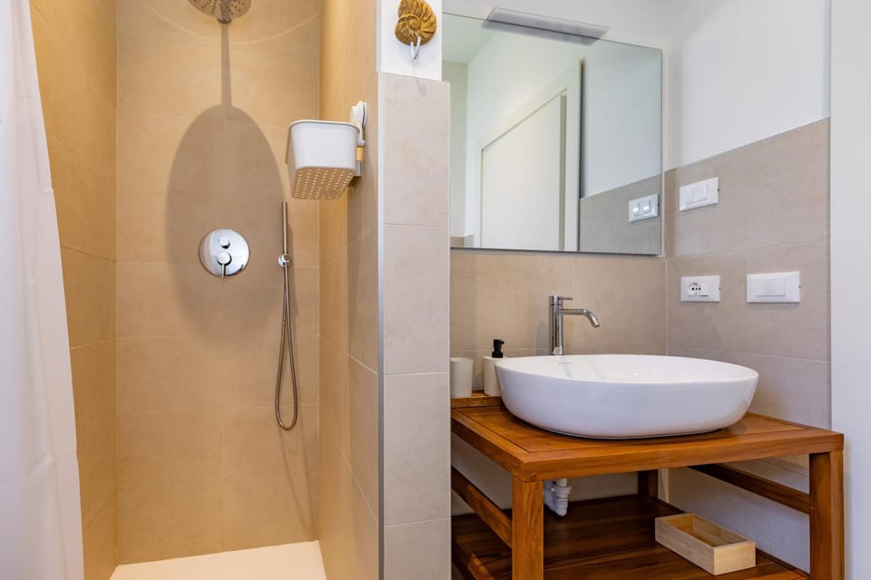 Shower, Bathroom, towels