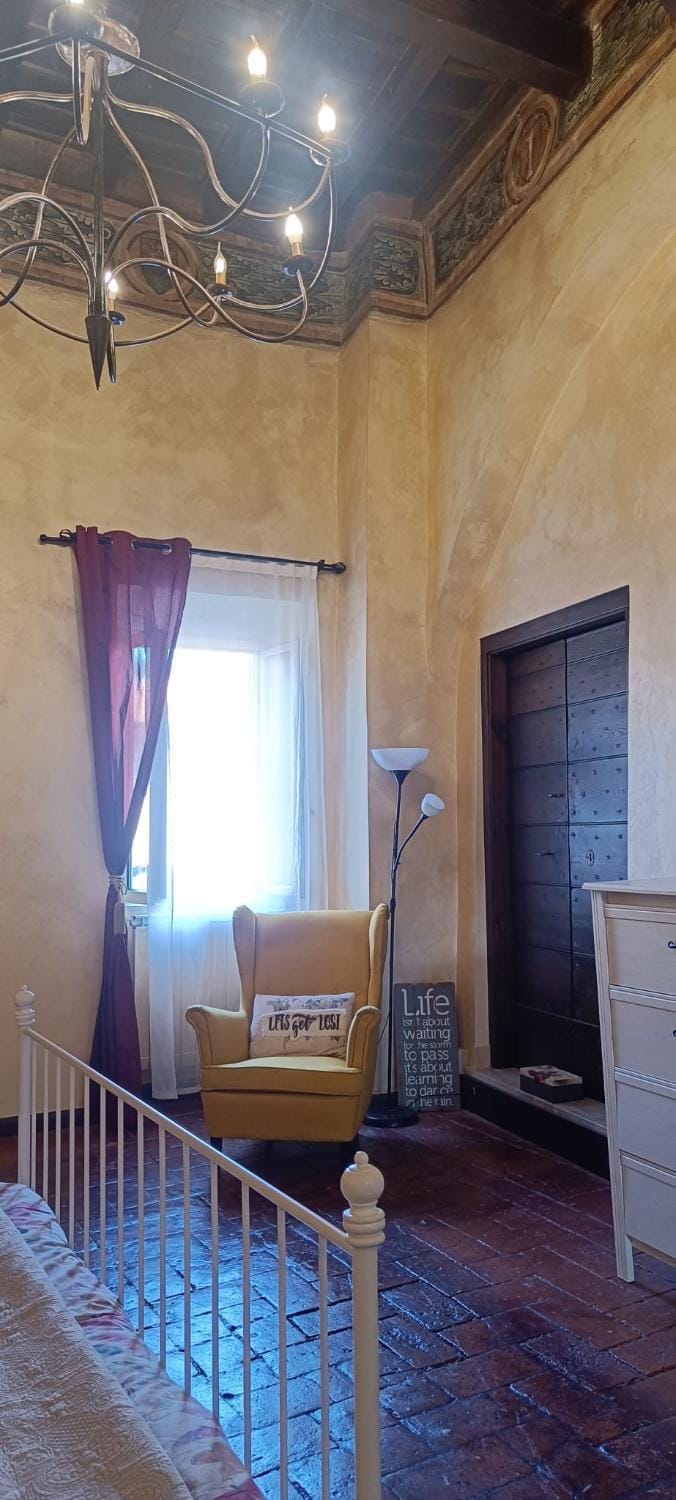 Romantic Stay in Tivoli Apartment in Tivoli