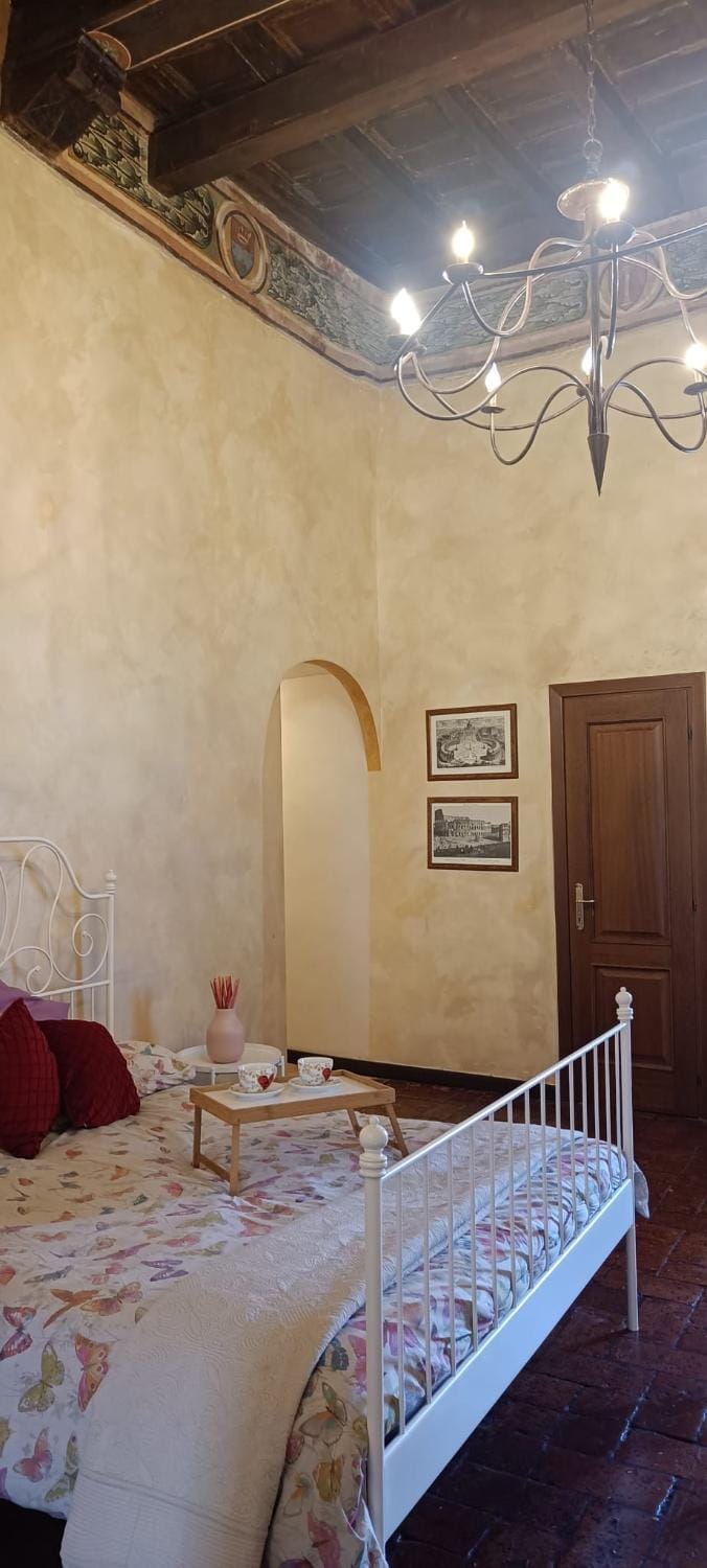 Romantic Stay in Tivoli Apartment in Tivoli