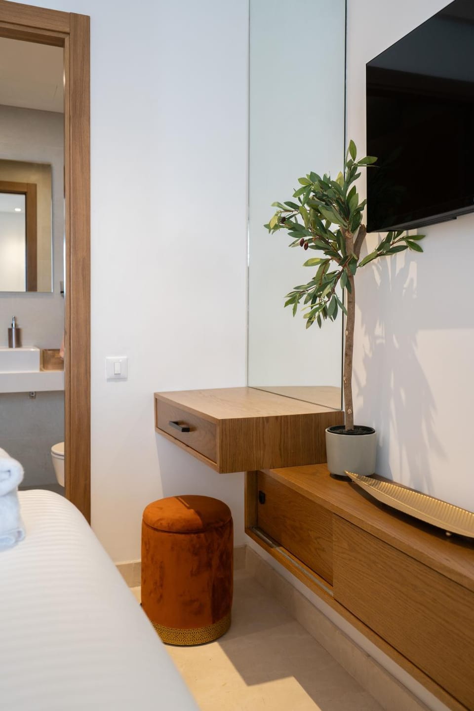 TV and multimedia, Bedroom, wardrobe