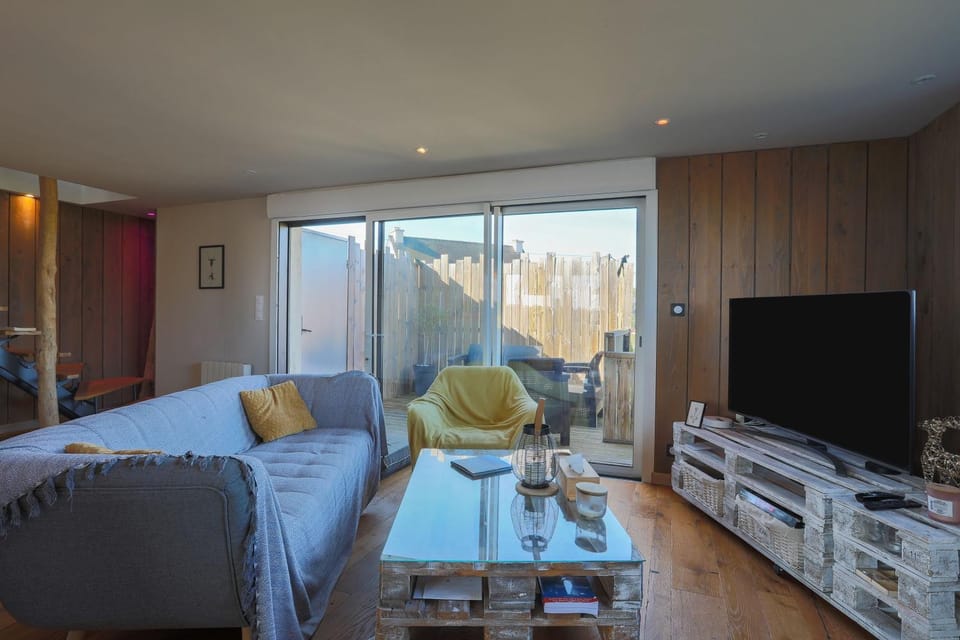 Property building, Living room