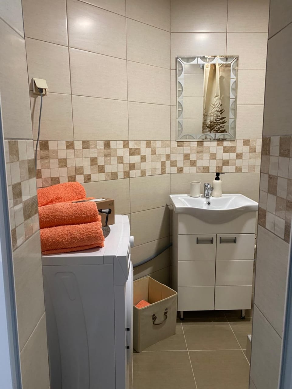 Toilet, Bathroom, towels