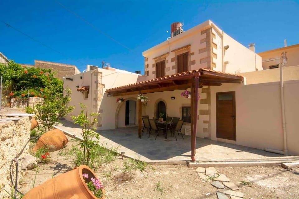 Property building, Day, Neighbourhood