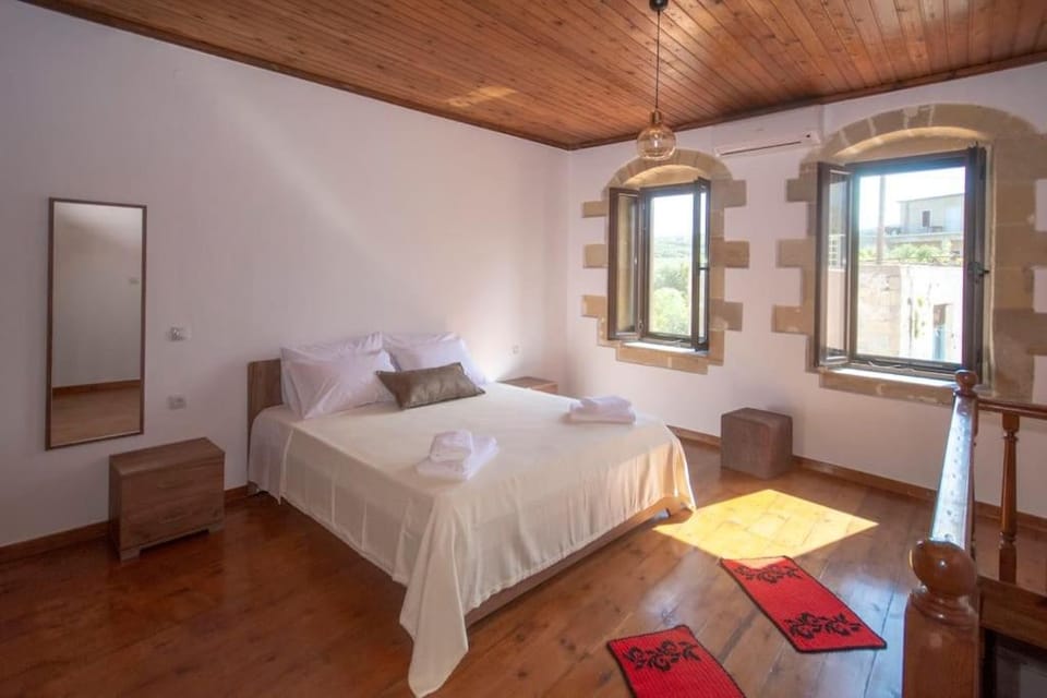 Bed, Photo of the whole room, Bedroom, towels, wardrobe