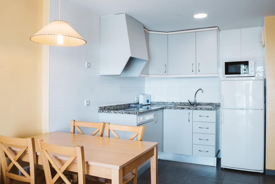 Dining area, Area and facilities