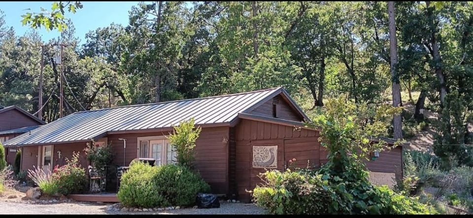 1948 Cottage with today's amenities Chalet in Sierra Nevada