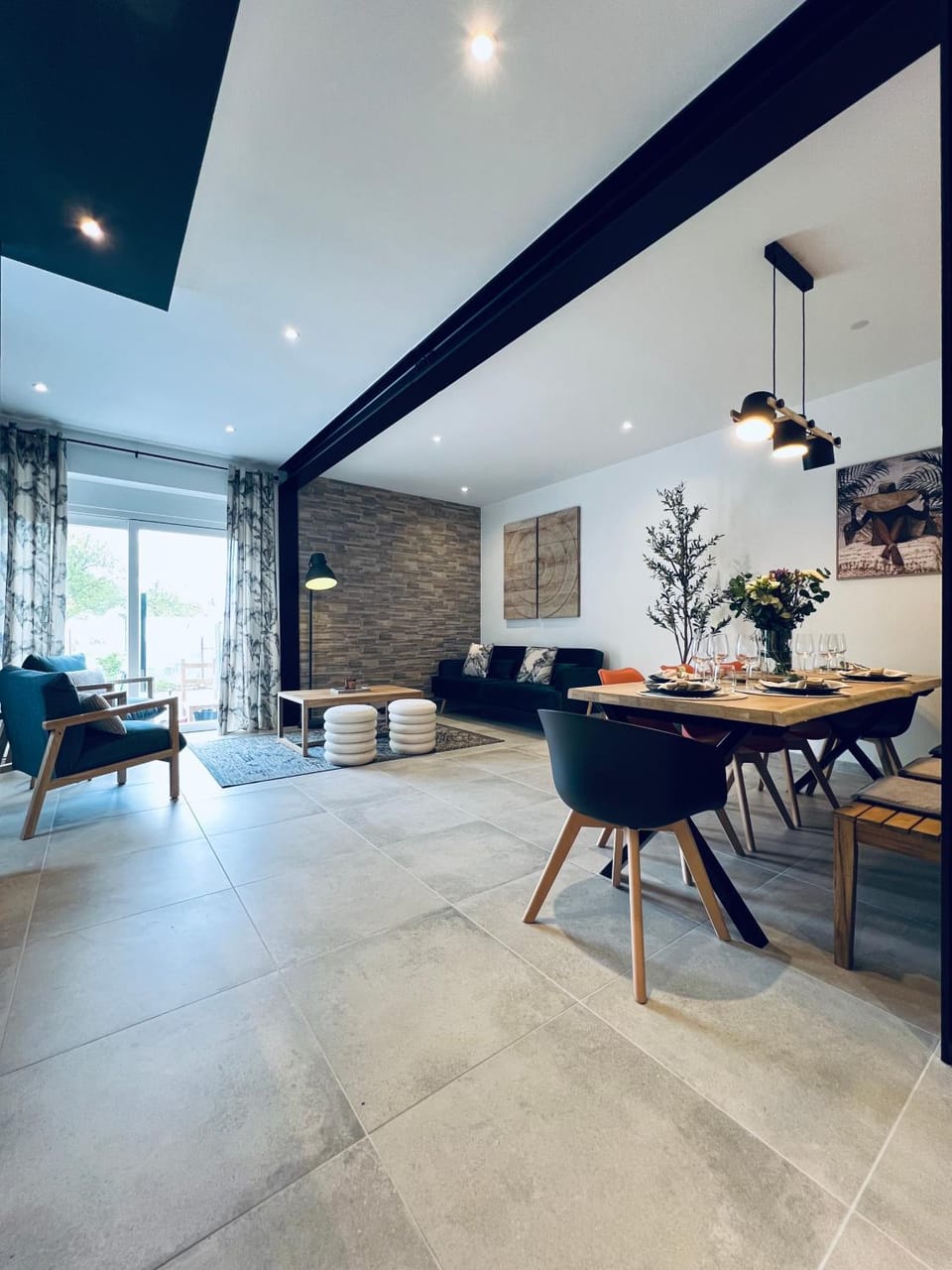 Living room, Dining area