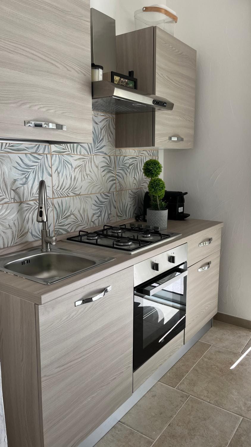 Kitchen or kitchenette