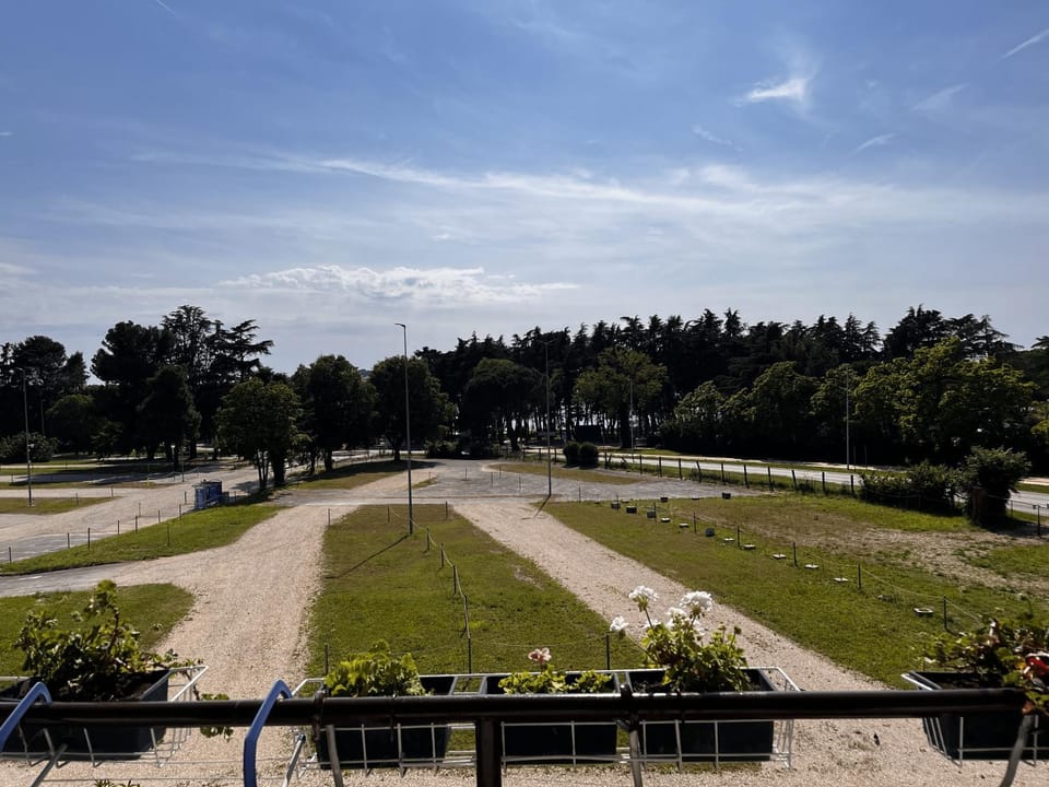 Property building, View (from property/room), Balcony/Terrace