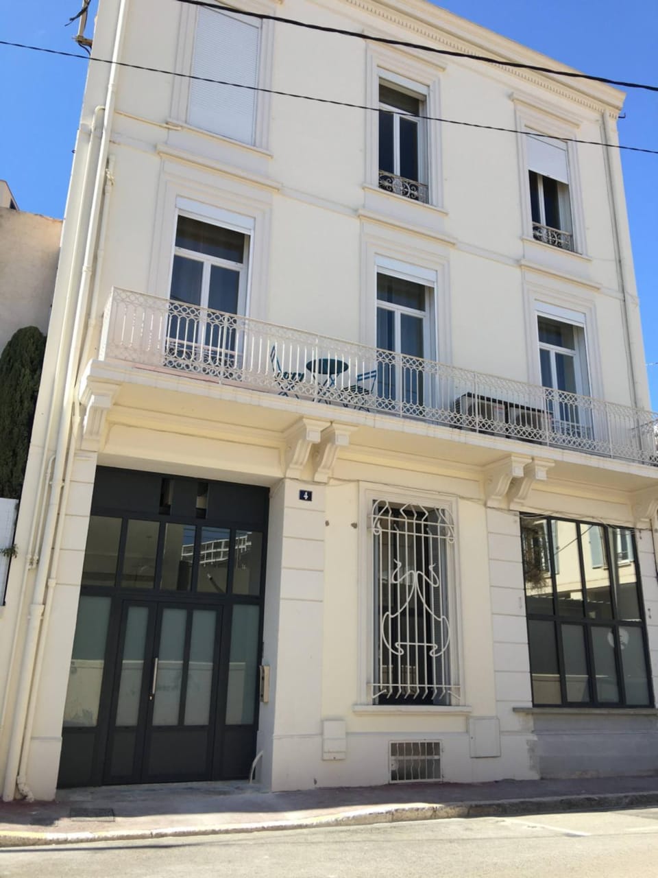 Property building, Facade/entrance
