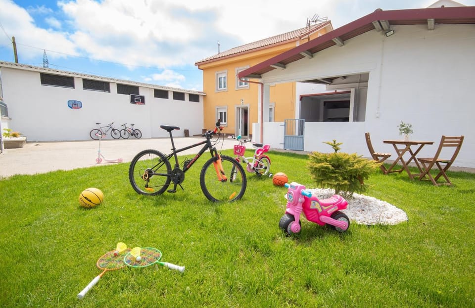 AG Casa Belenda con jardín 11pax, Santiago a 40km House in Bergantiños