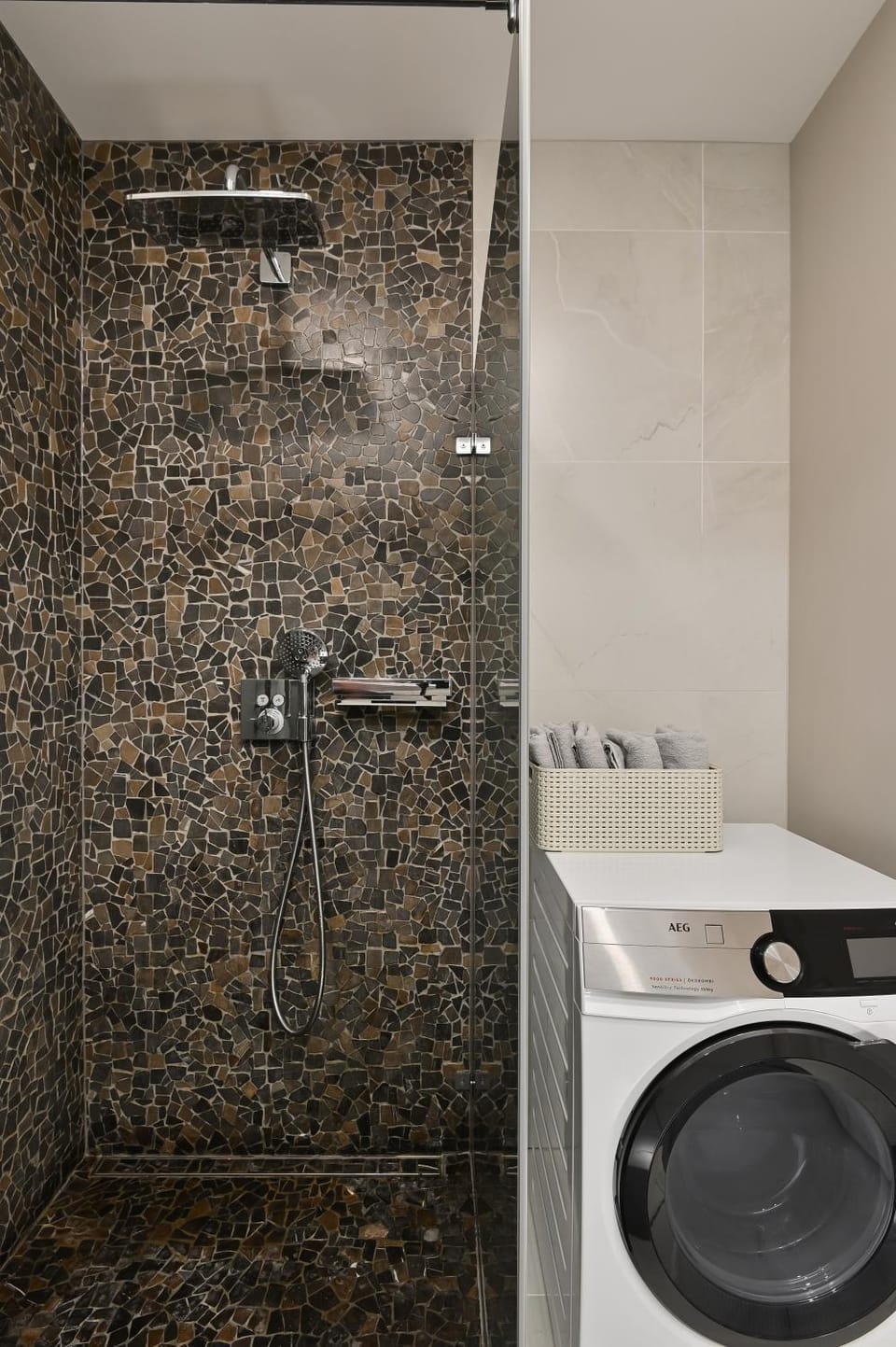 Shower, washing machine, washing machine